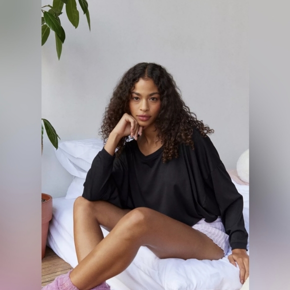 Urban Outfitters Out From Under Cozy Addison Cropped Tee - Picture 4 of 4